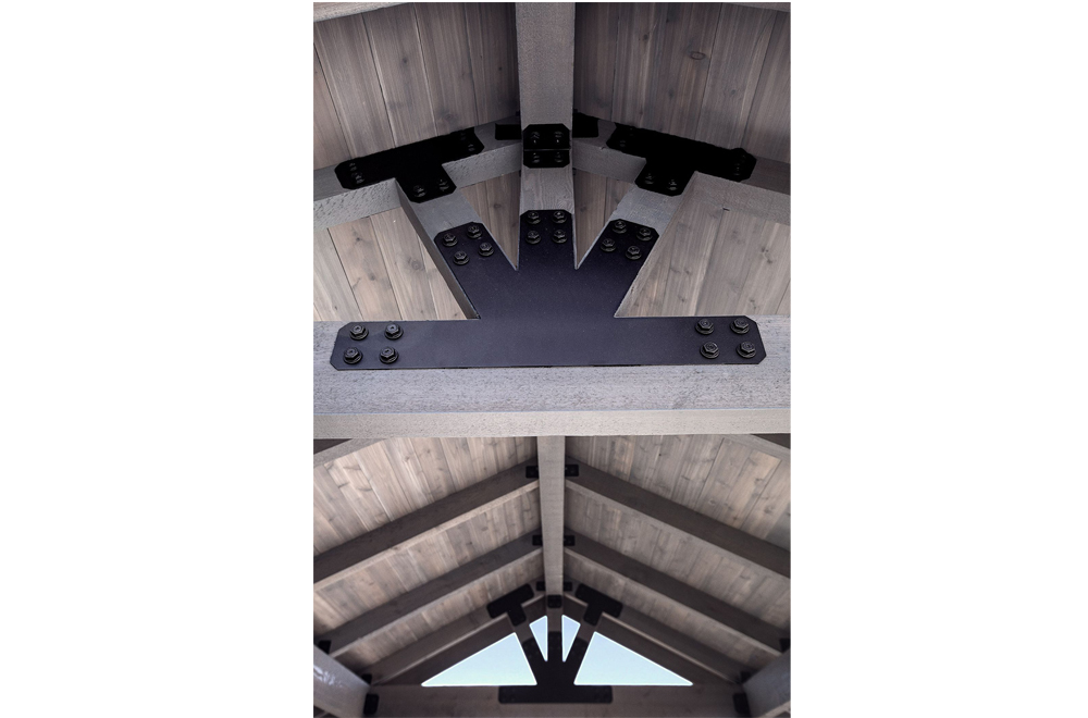 APVA4 OUTDOOR ACCENTS AVANT 4X ANGLE 6